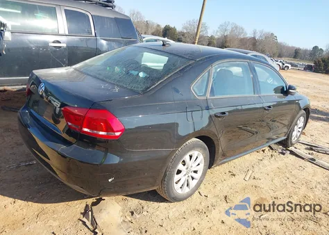 2013 Volkswagen Passat 2.5L Wolfsburg Edition z USA, uszkodzony, nr VIN 1VWAP7A34DC136649